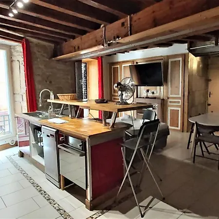 ORPI COUSTOU5, Hyper Centre Lyon quartier Opéra Appartement *